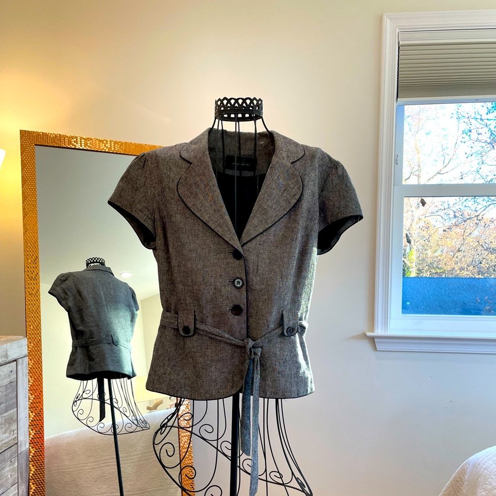 Ashanti gray short sleeved jacket size M - C17